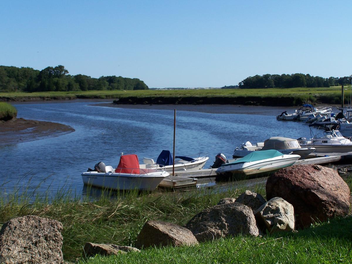 Shea'S Riverside Inn & Motel Essex Kültér fotó
