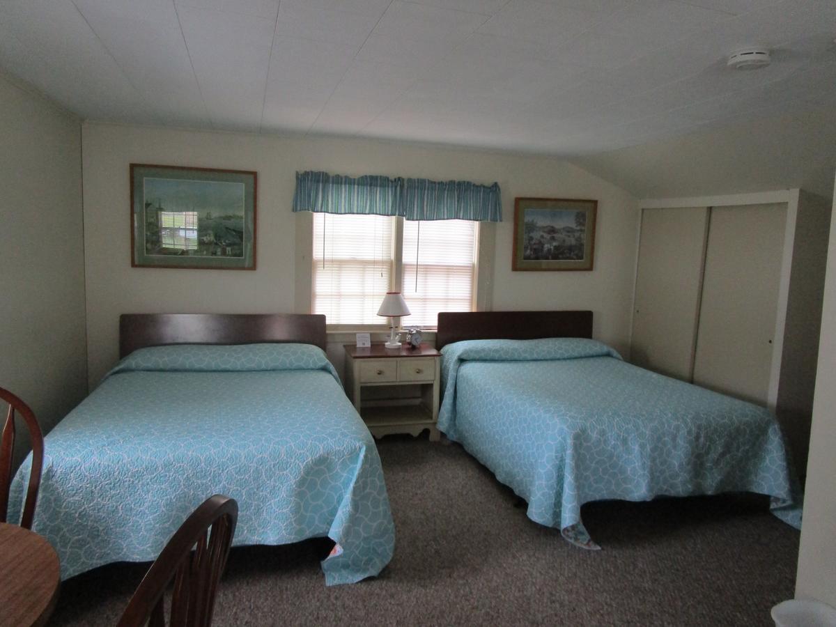 Shea'S Riverside Inn & Motel Essex Kültér fotó