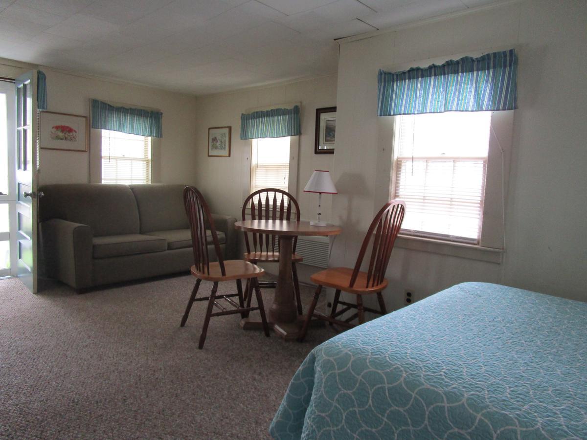 Shea'S Riverside Inn & Motel Essex Kültér fotó