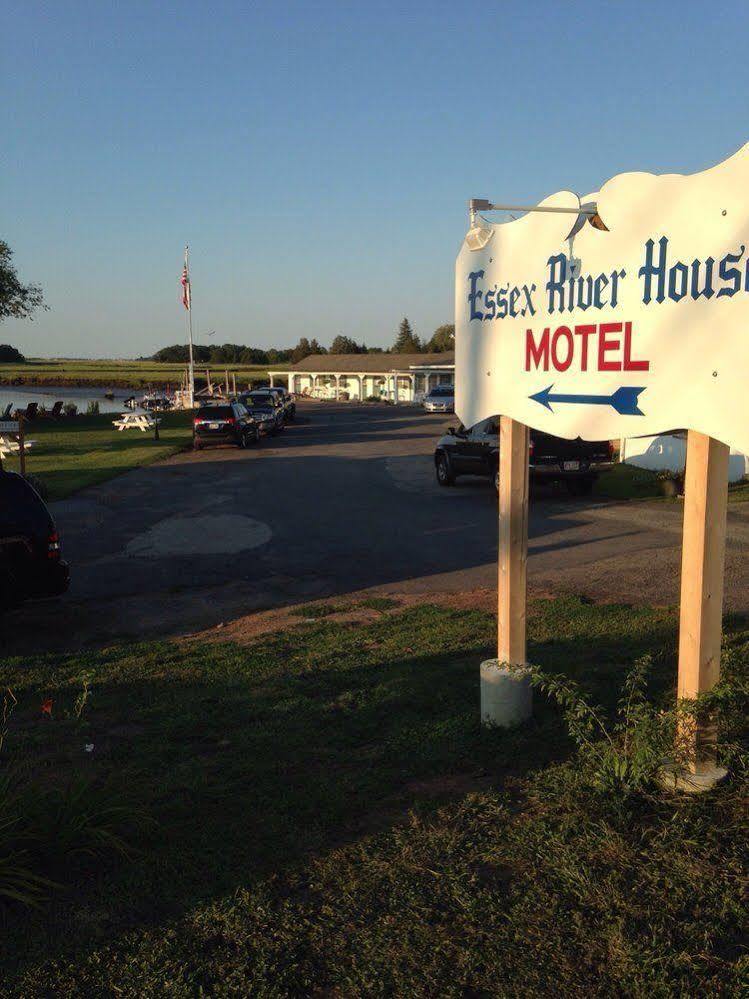 Shea'S Riverside Inn & Motel Essex Kültér fotó